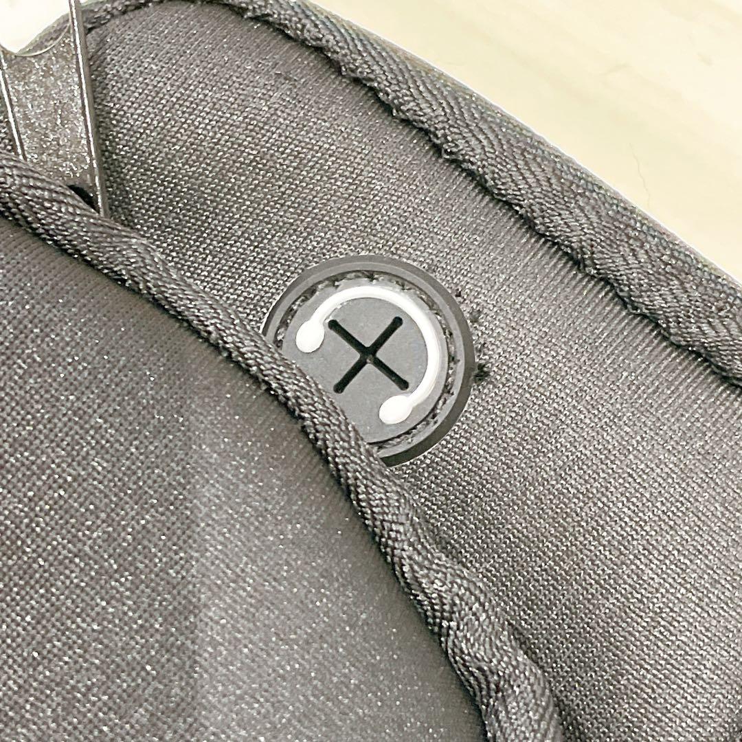 ☆スポーツアームバンド アームポーチ ウォーキング イヤホン穴付き