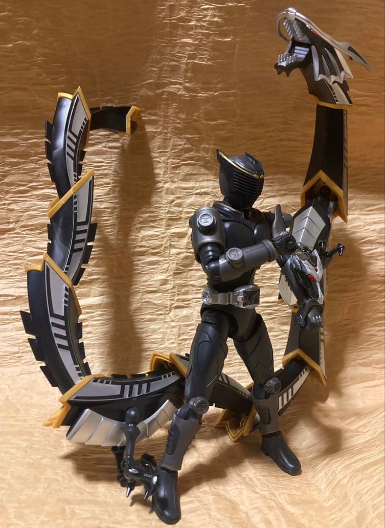 仮面ライダーリュウガ フィギュアライズスタンダード/プラモデル完成品