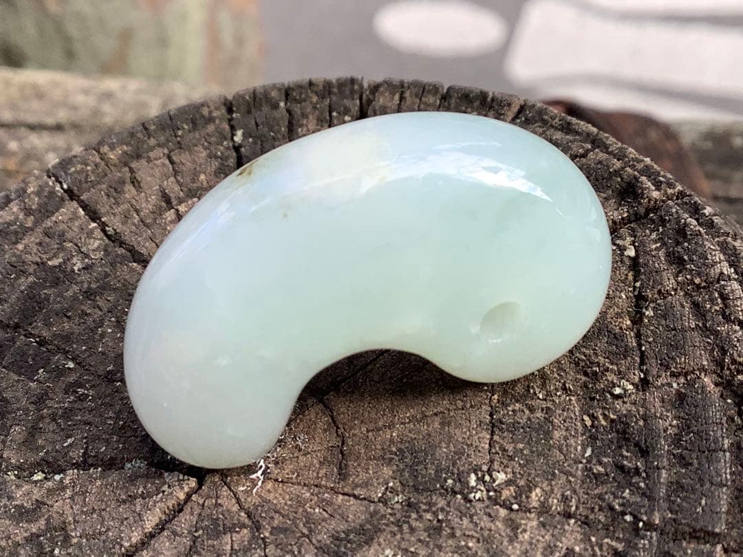 親方自慢の希少作品✳特選‼️珍しい石墨線入り‼️ 糸魚川翡翠勾玉*極上コレクション級