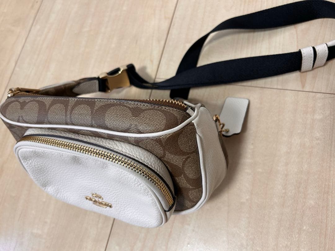 週末限定出品　美品　コーチ　COACH ボディバッグ