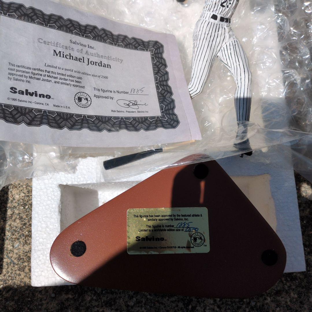 貴重　サルビノ　Michael Jordan 限定フィギュア　ナンバリングあり