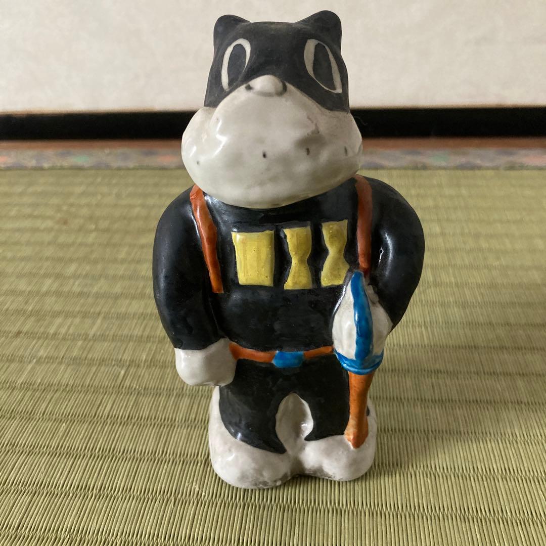 昭和初期のノラクロ三等兵の陶器製の人形になります