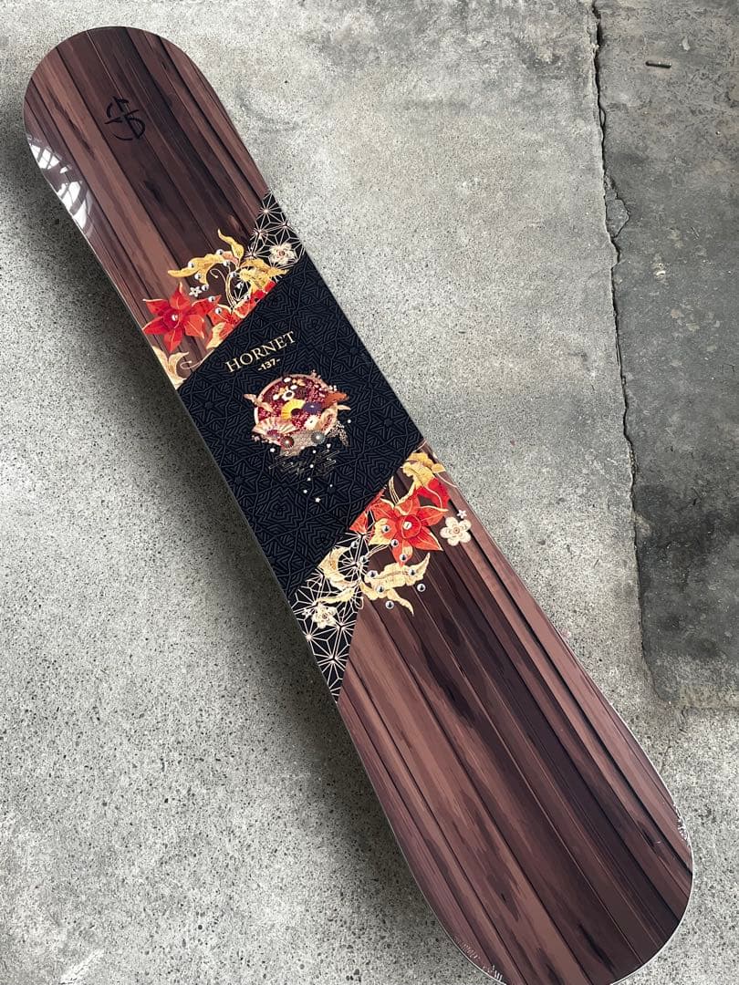 25-26 Crooja Hornet グラトリボード　139