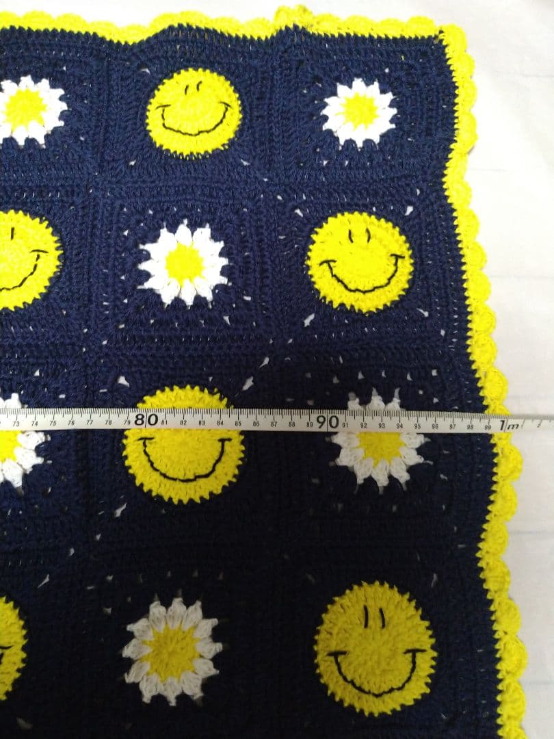 グラニースクエア ブランケット モチーフスマイルティシュカバー にこちゃん手編み