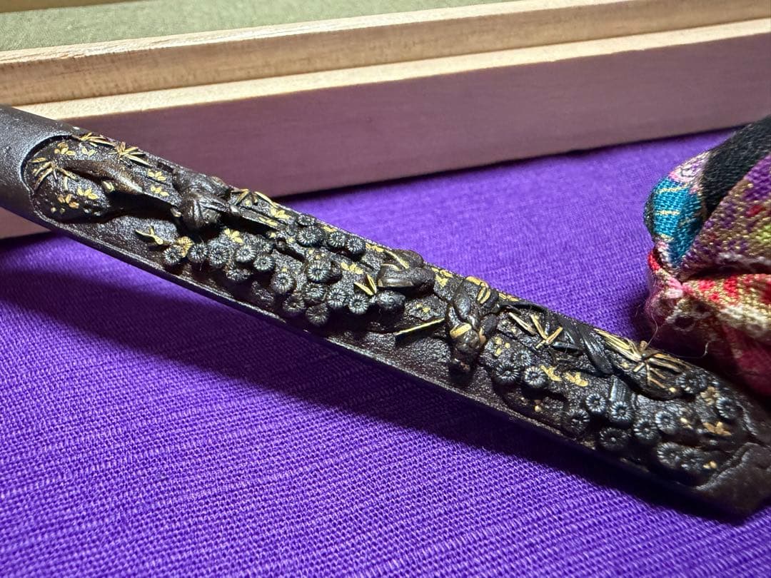 無銘　鉄元堂派　鉄地金銀象嵌　笄　桃園三傑図　出来抜群（刀装具目貫小柄小刀鍔鐔拵