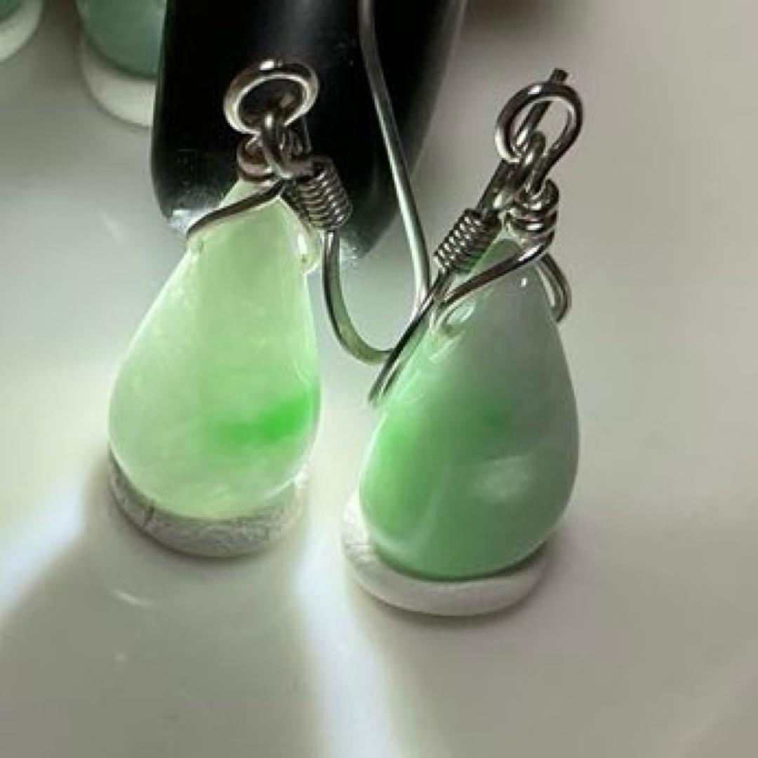 【専用】ティアドロップピアス　小滝産翡翠　翠と白のグラデーション