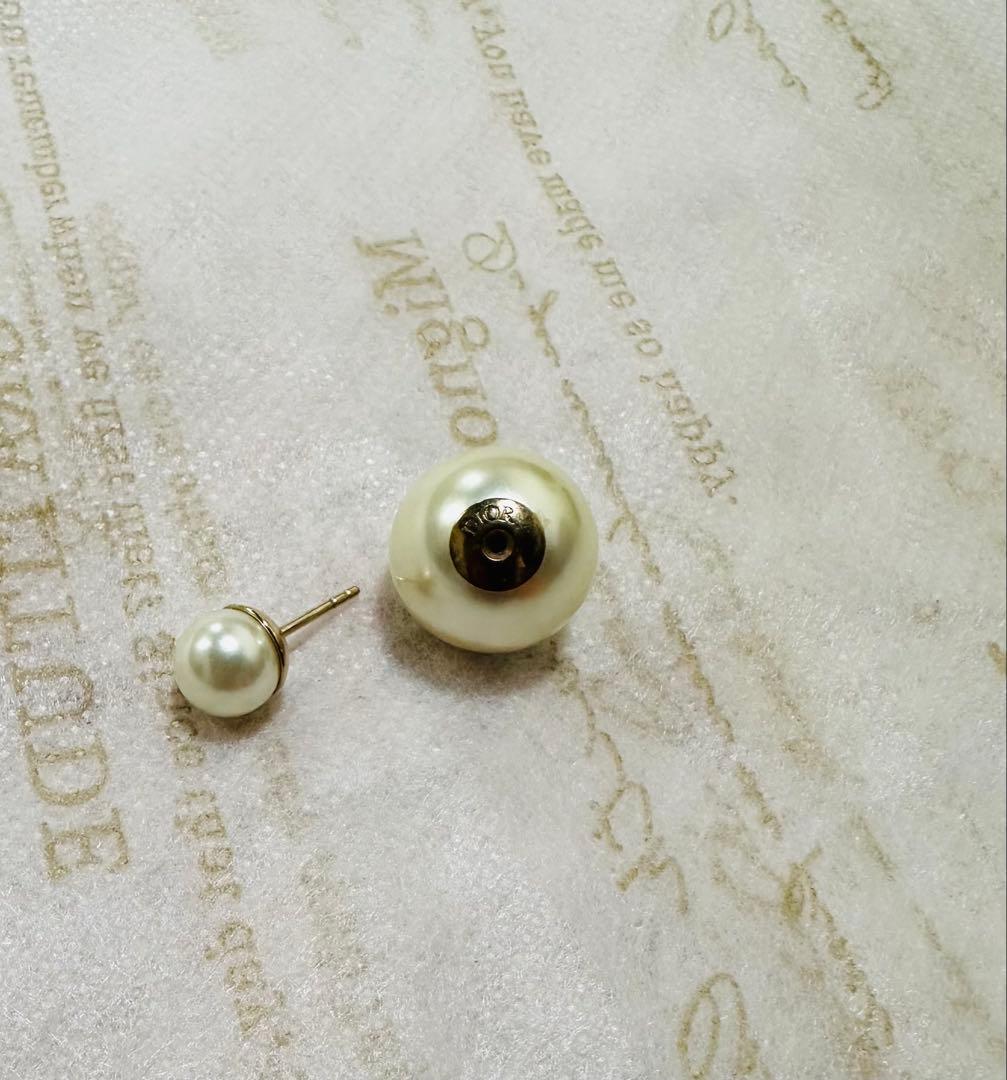 Diorディオール　パールピアス トライバルボール 片耳