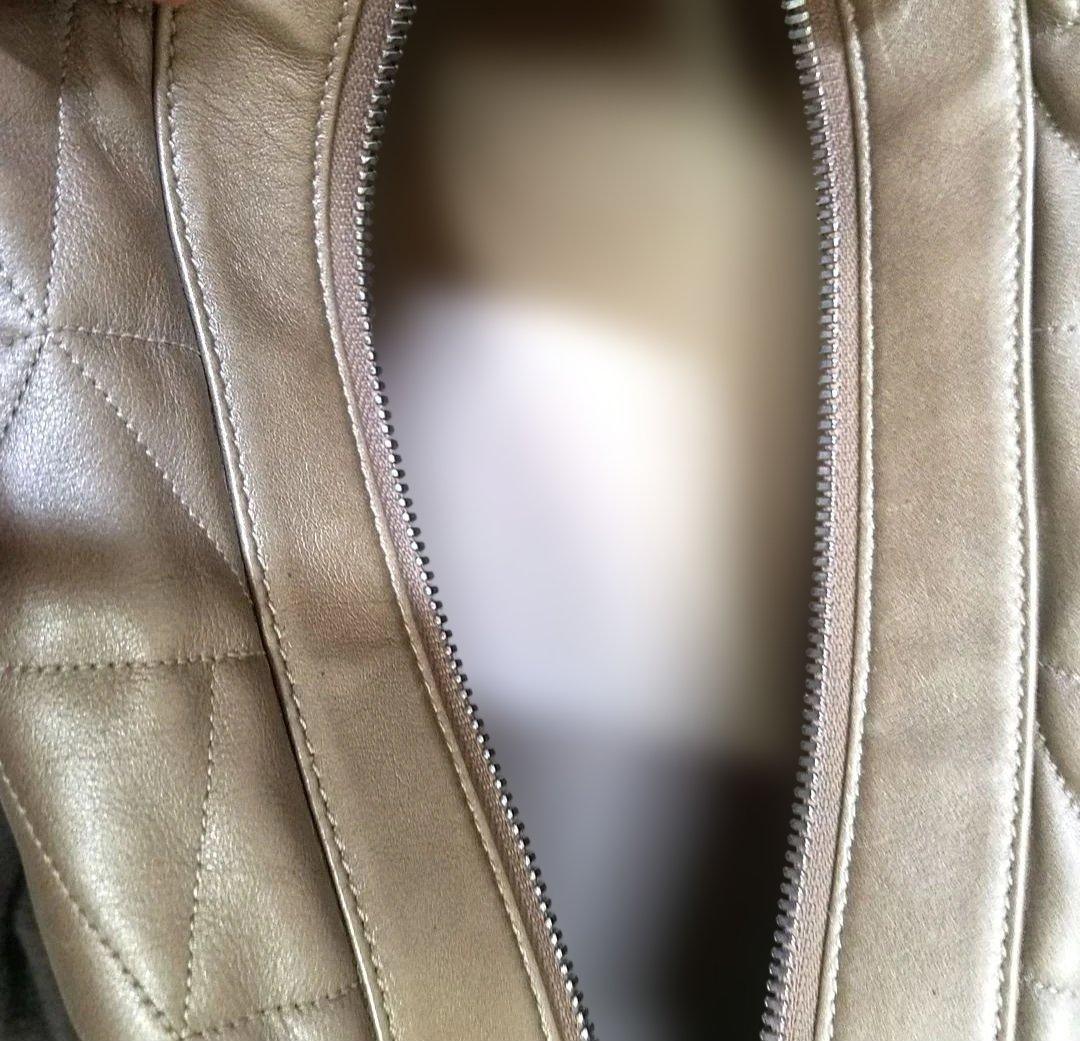 【極美品・イタリア製】AKRIS ミニボストンバッグ キルティング レザー 鍵付