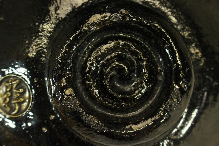 茶道具 黒楽茶碗 九行 在印(LC507)