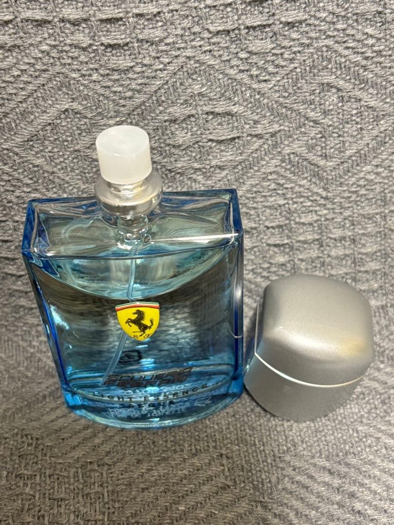 【ほぼ未使用】フェラーリ　ライトエッセンス　アクア　オードトワレ　75ml