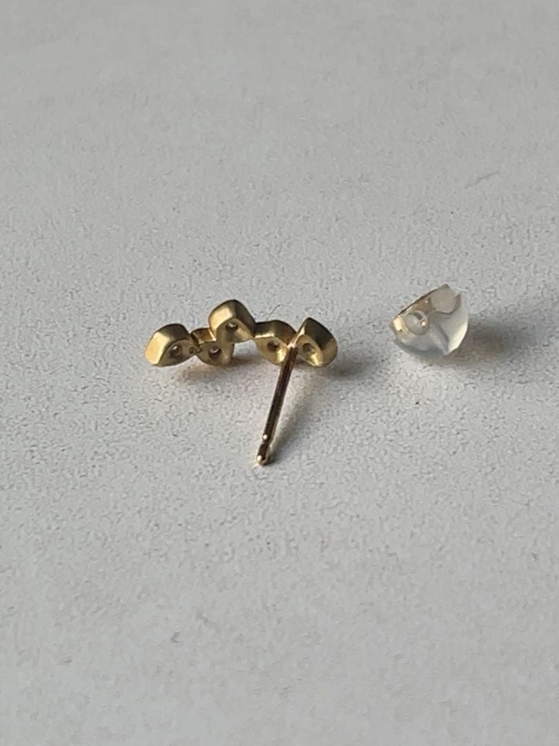 お値引き中　giclat 5粒ピアス 1個SEED シリーズ