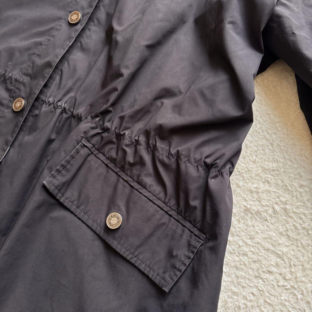 レオナールスポーツ　ナイロンコート　総柄パイピング　襟裏柄　袖リブ