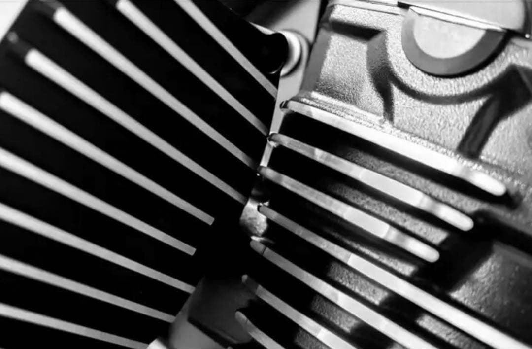 Z900RS フィンタイプ　エンジンガード　エンジンカバー　スライダー　アルミ