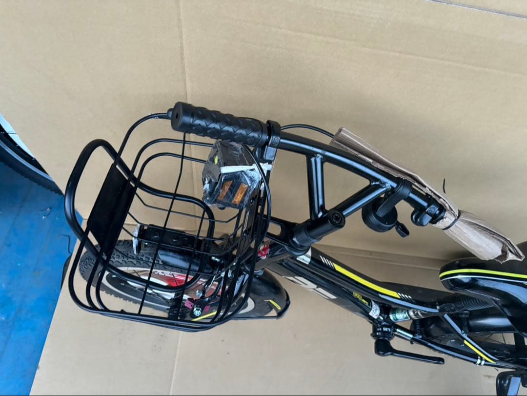 子供用自転車 黒 前カゴ付き 補助輪付き　新品・未使用品❗️