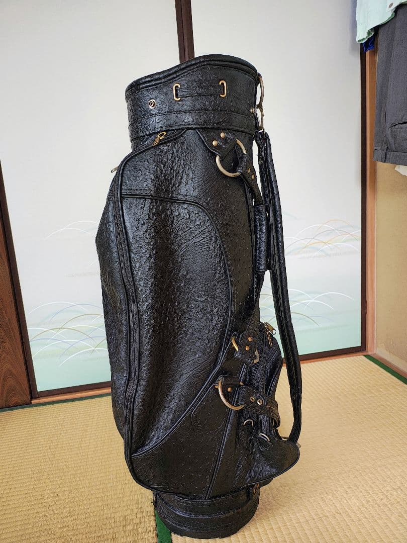 黒の合成皮革ゴルフバッグ