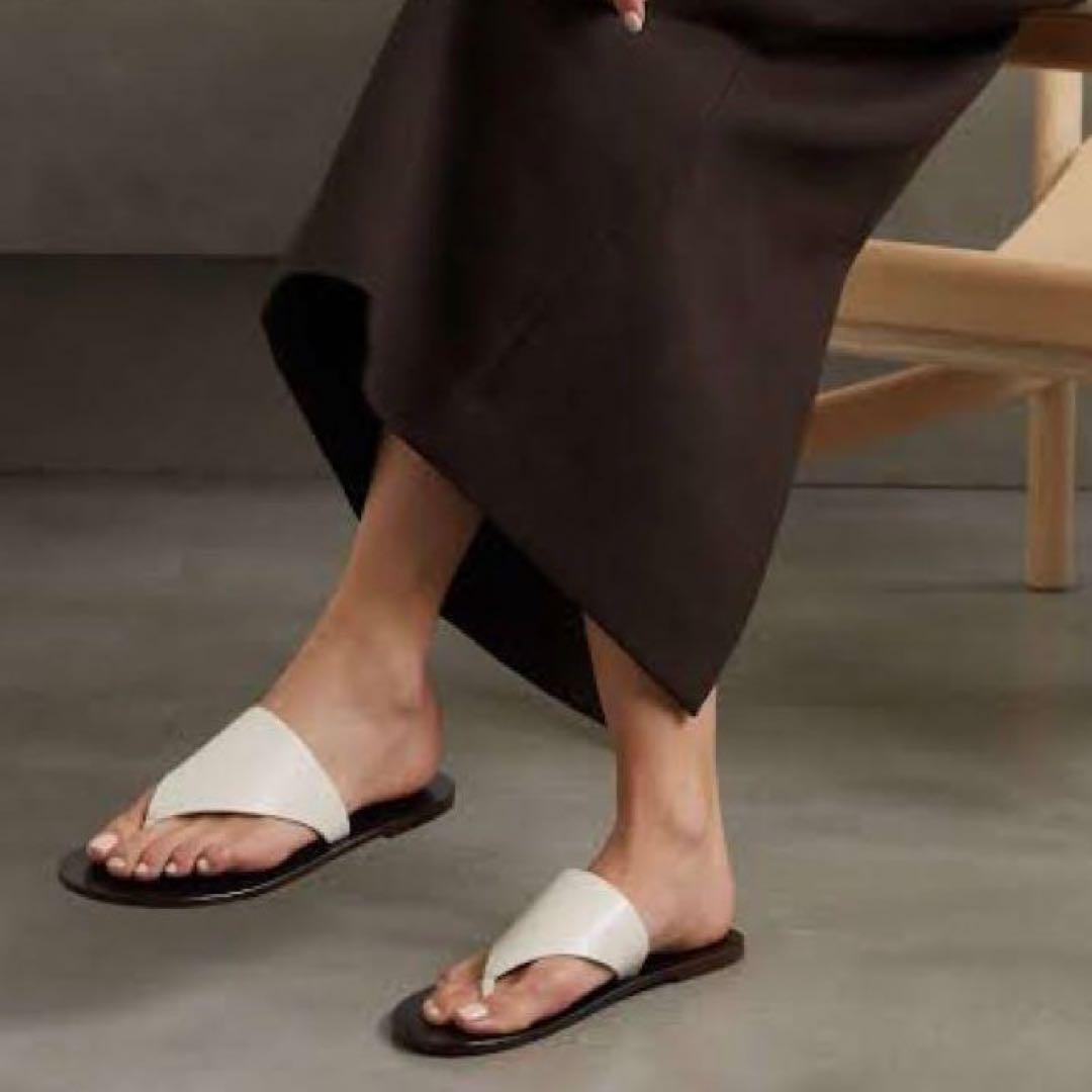 THE ROW ザロウ 23SS AVERY エイブリー レザートングサンダル