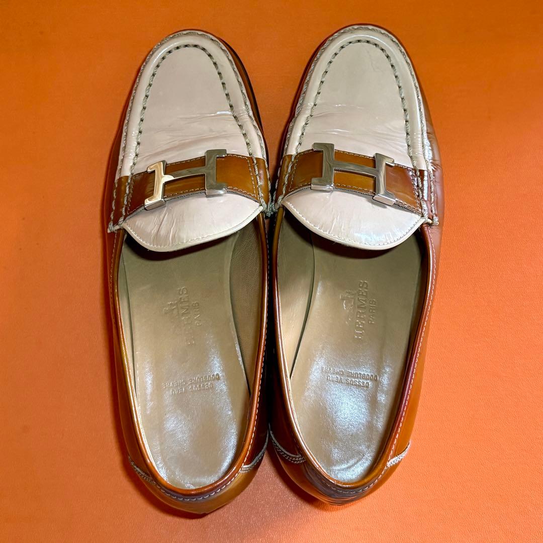 HERMES ベージュ・ブラウン ローファー