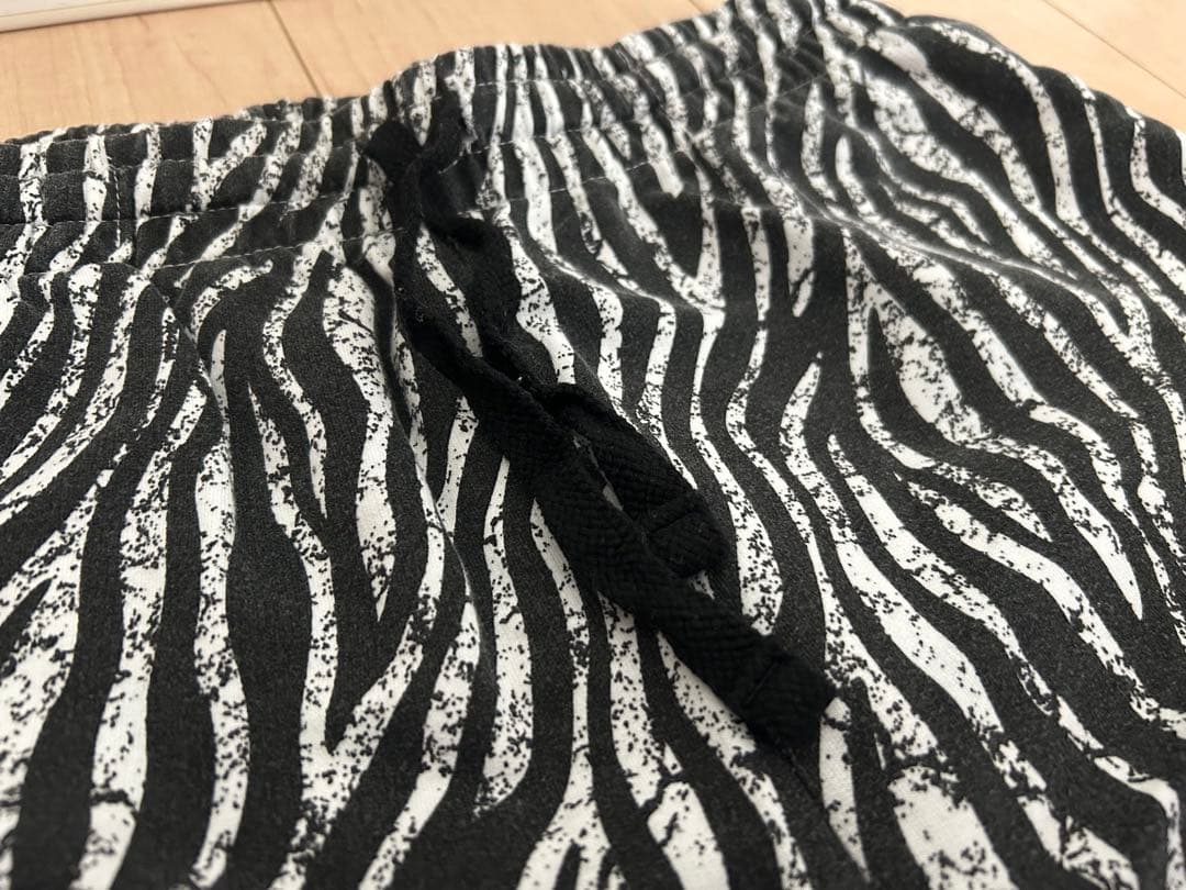 ⭐︎希少 入手困難⭐︎ゼブラ柄ルームパンツ ＸＬ　B’z Pleasure 2018