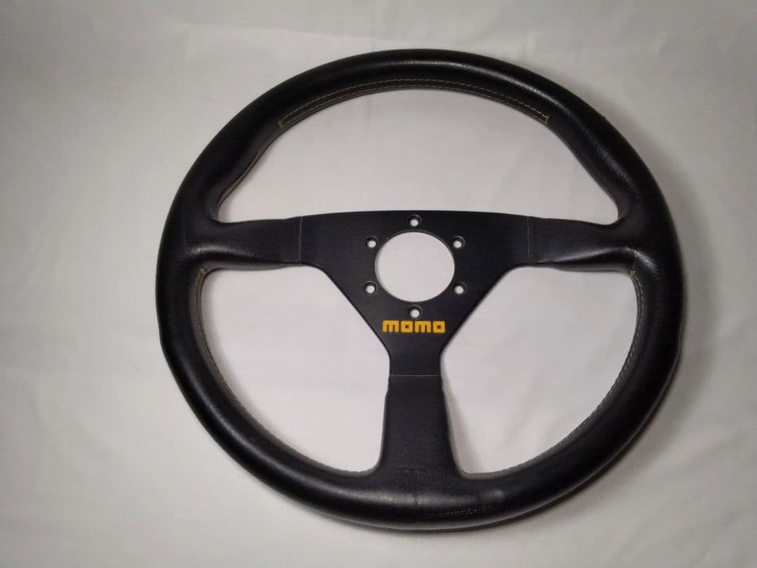 MOMO　ステアリング　３４cm　 ヴェローチェレーシング　当時物