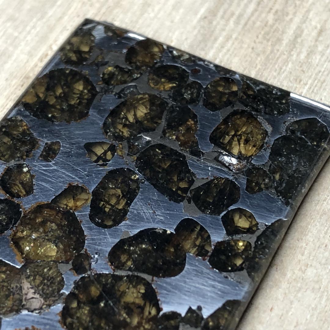 S*A様 パラサイト隕石 隕石　石鉄隕石　セリコ隕石 美品　重さ約7ｇ　ケース付