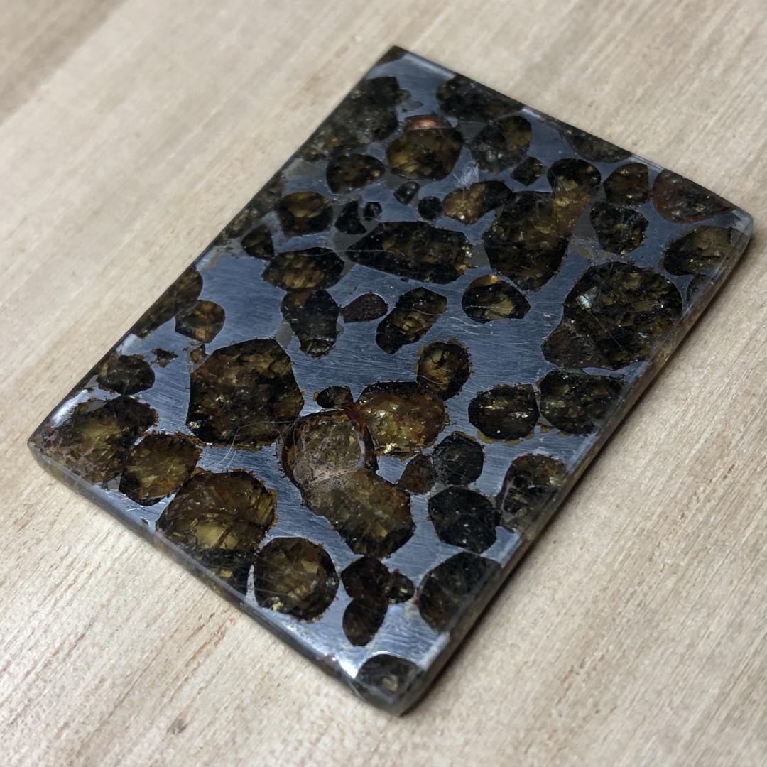 S*A様 パラサイト隕石 隕石　石鉄隕石　セリコ隕石 美品　重さ約7ｇ　ケース付