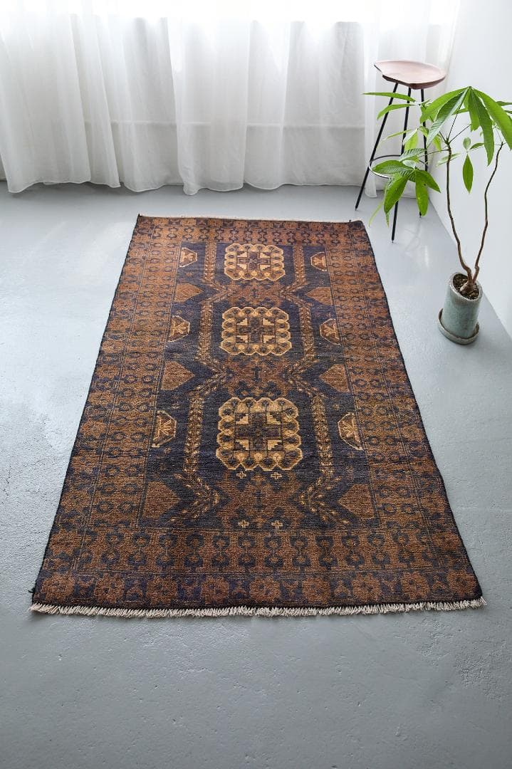 ヴィンテージラグ　トライバルラグ　バルーチ族（205×102cm）茶・濃茶・紺
