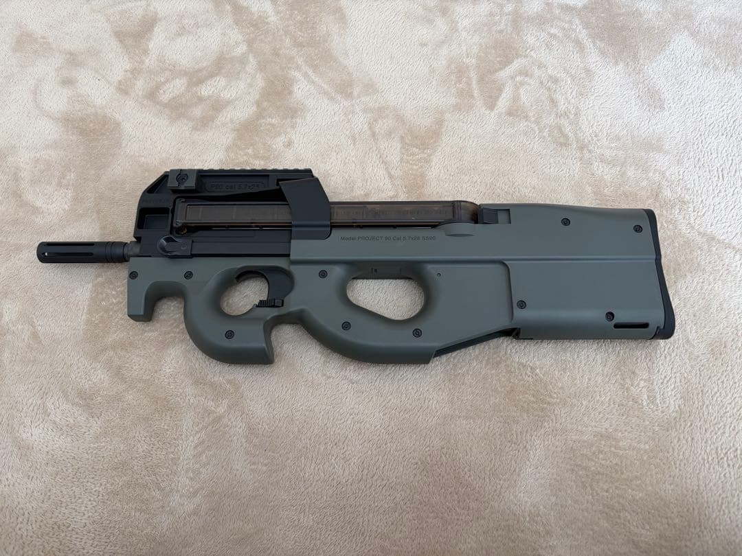 東京マルイ P90 電動ガン フルセット ガンケース付 現状品