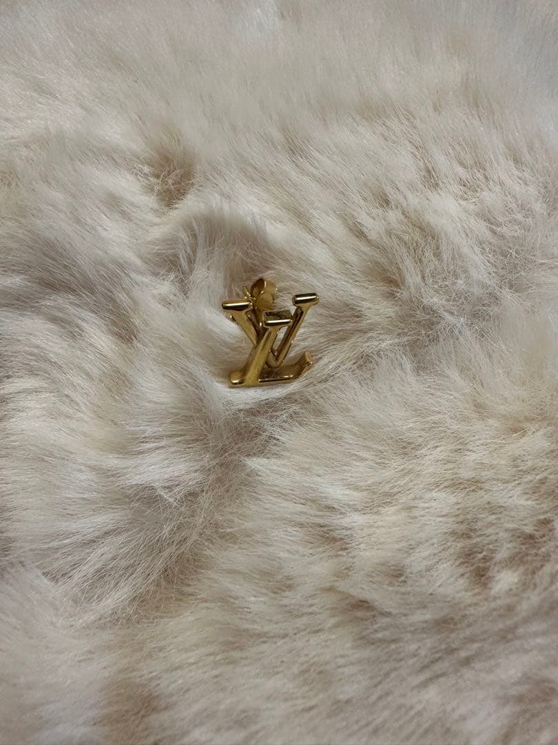 ルイヴィトン　ピアス・LV アイコニック