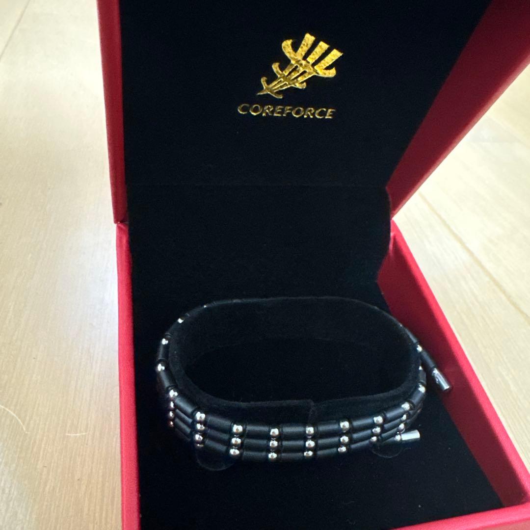 COREFORCE スタッズ付きブレスレット