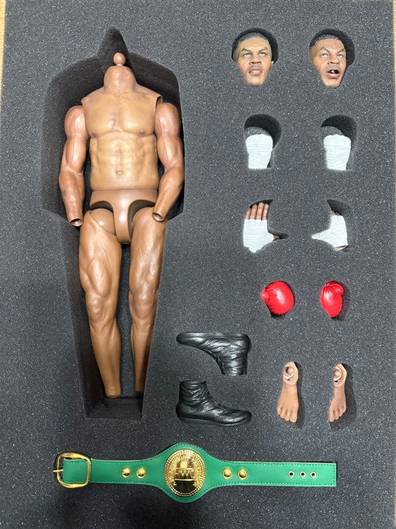 貴重品　マイク・タイソン 1/6 コレクティブルフィギュア