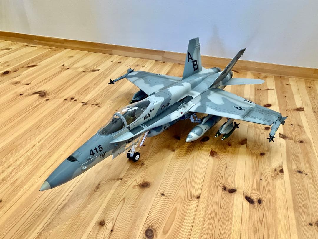 航空機・ヘリコプター bbi 1/18 F/A-18 HORNET