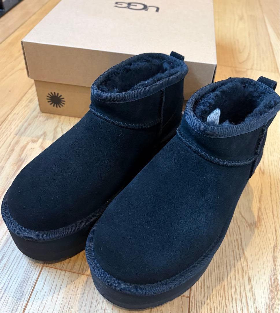 UGG クラシックウルトラミニプラットフォーム　　23㎝