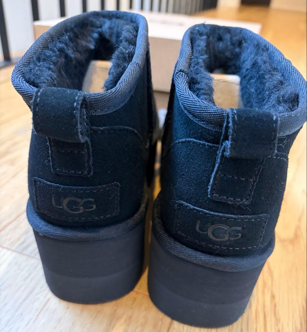 UGG クラシックウルトラミニプラットフォーム　　23㎝