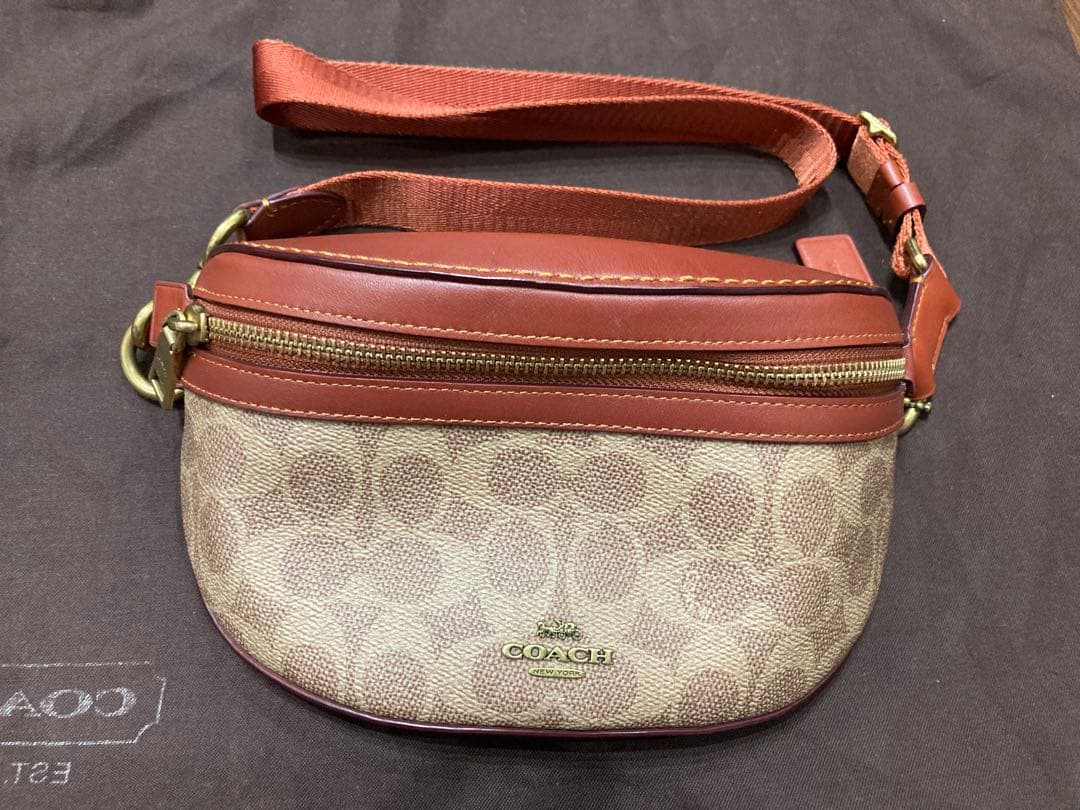 美品⭐︎COACH ボディバッグ・ウエストポーチ ベージュ・ブラウン