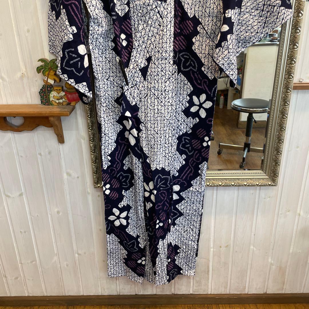 紺色花柄浴衣有松絞り