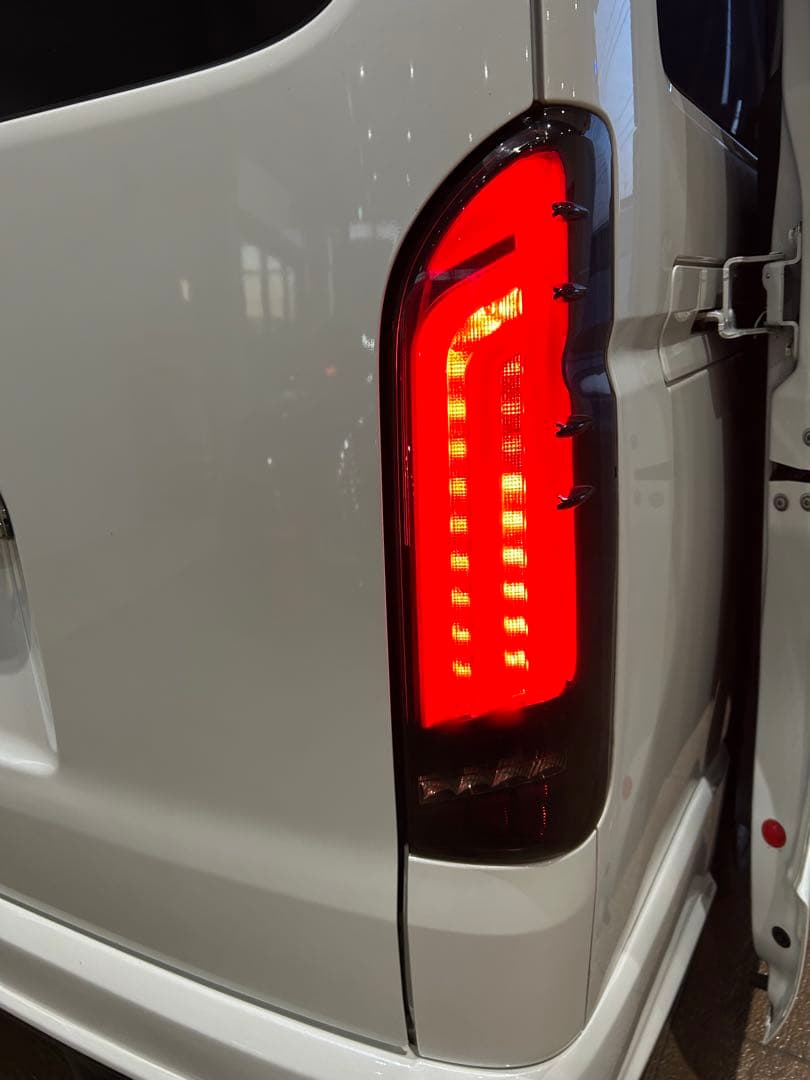 ハイエース200系　MTS✖️バレンティ　テールランプ