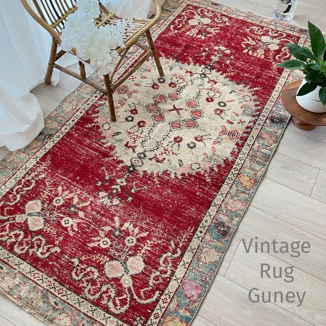 レア貴重✳︎大判　ギュネイラグ　レッド　淡いブルー　ピンク　トルコヴィンテージラグ