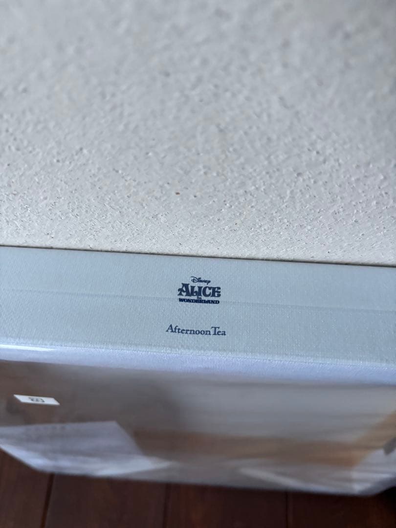 ディズニー　ふしぎの国のアリス　キャンパスボード　アフタヌーンティー