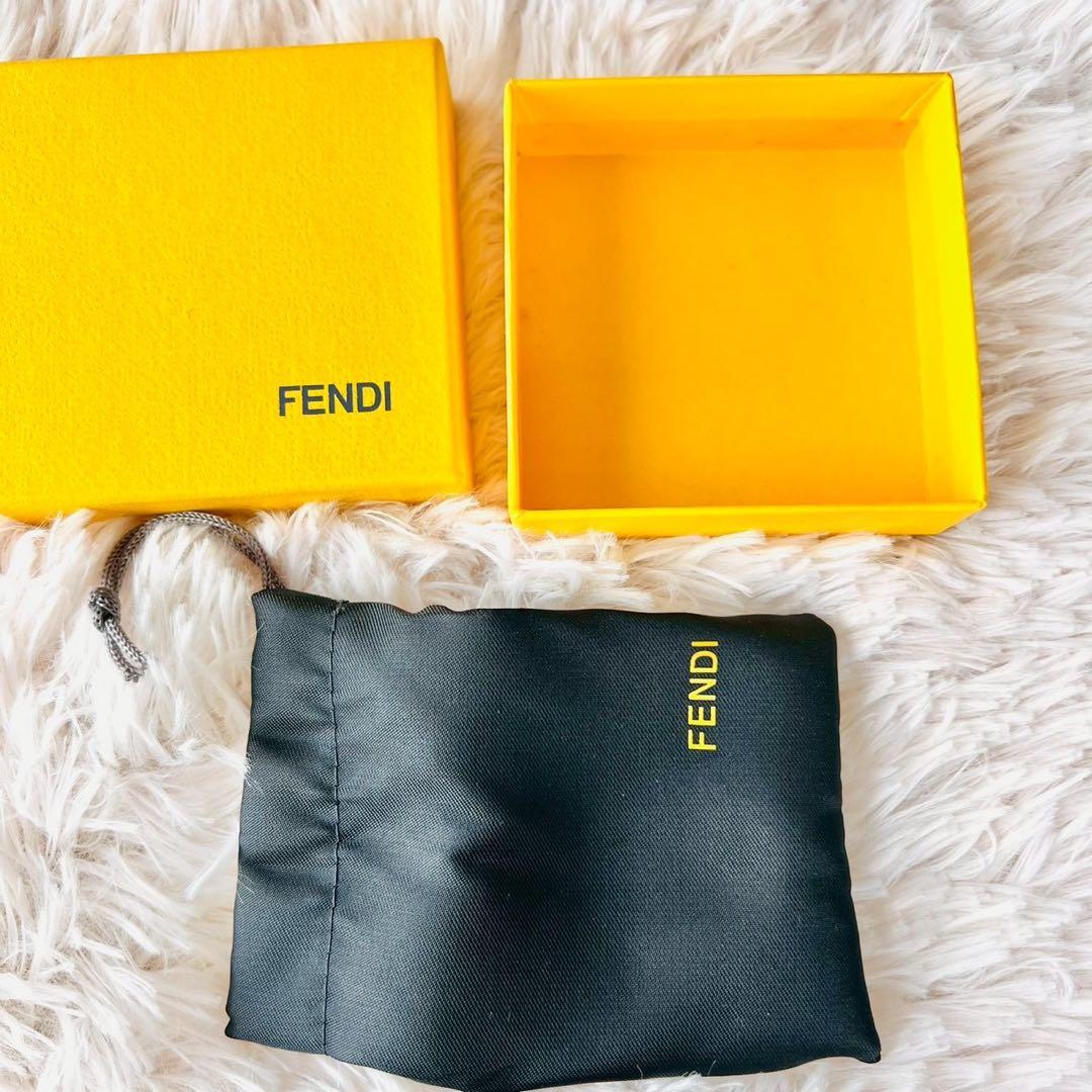 ✨美品✨フェンディ　キーホルダー　バッグチャーム　バゲット　FFロゴ　スクエア