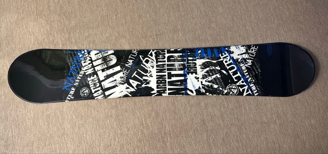 スノーボード(黒色ベースに青、白色文字)美品‼️　カバー付き‼️