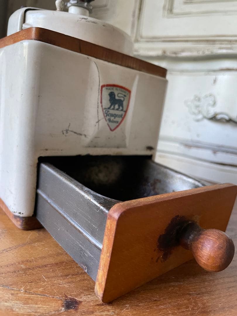 フランス　アンティーク　プジョー　コーヒーミル　アイボリー　グラインダー　メタル