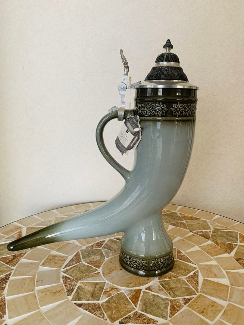 ドイツ製 陶器の角型ジョッキ