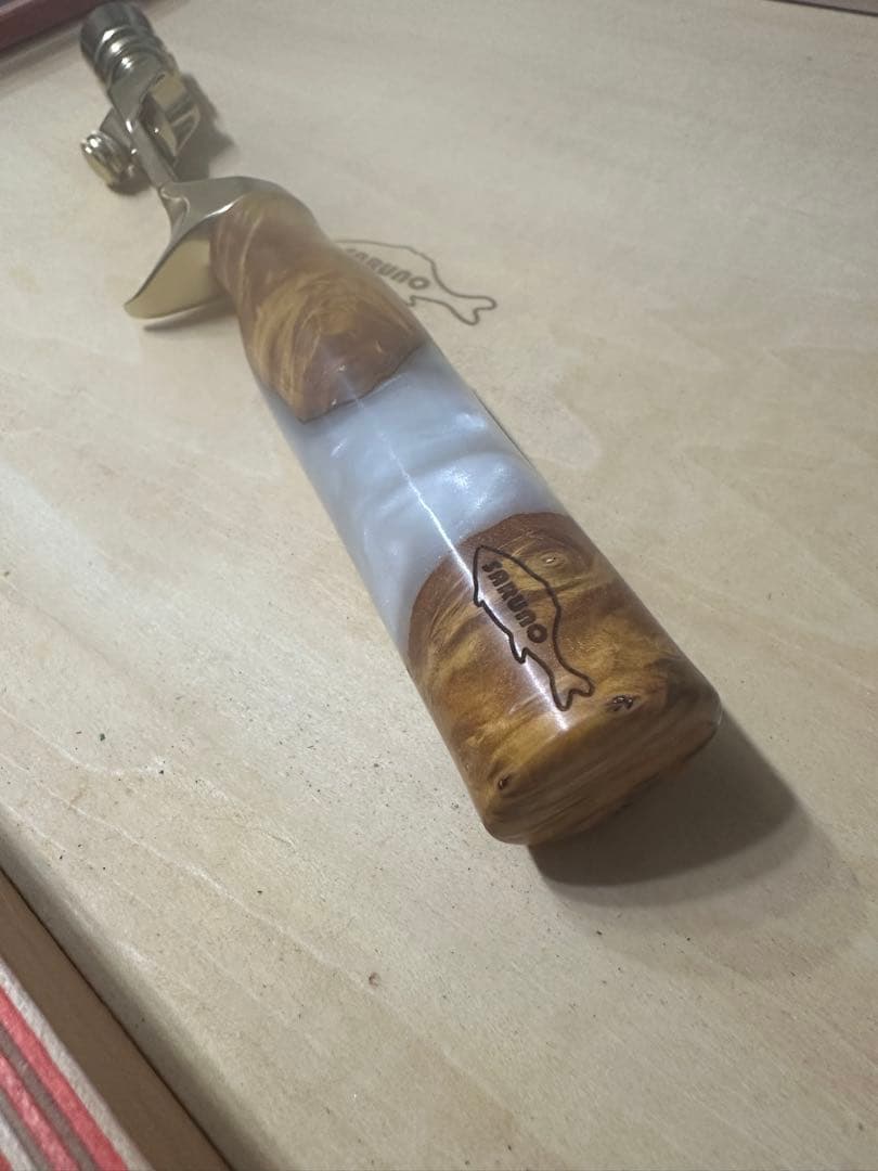 にゃんこ番長　ゴールドハイブリッドウッド　ホワイト