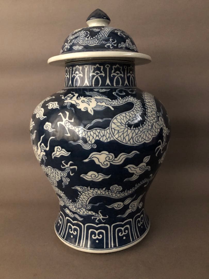 中国骨董　古美術　大明嘉靖年製　青花五爪龍紋壺、花瓶