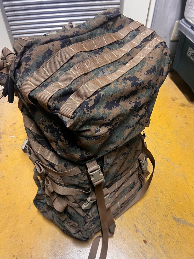 実物米海兵隊 100L超バックパック 大容量 モールシステム かってけろ