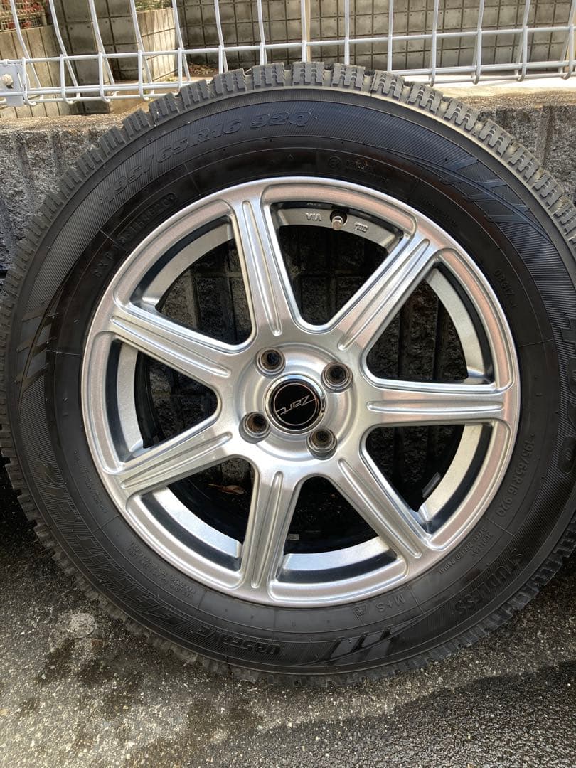 ライズ　ロッキー （ガソリン車）スタッドレスタイヤ　タイヤホイール付き４本セット