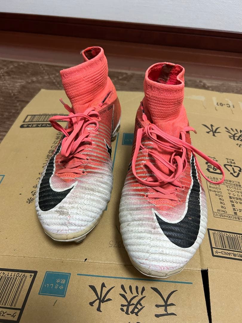 Nike マーキュリアル ハイカット ピンク