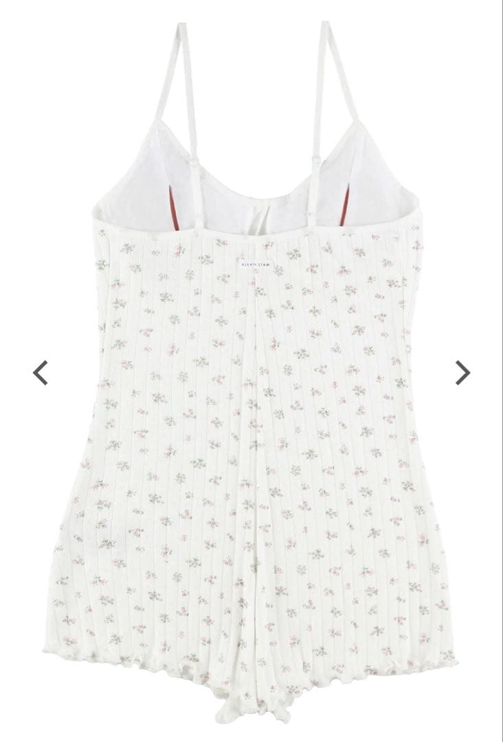 【新品未使用 タグ付き】ALEXIASTAM 花柄ロンパース 即完売品‼️レア‼️