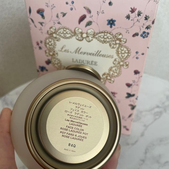 【お値下げ中】ラデュレ チークポット 花びらチーク