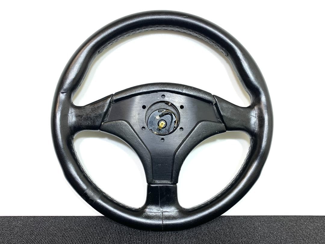 ヴィクトリア レザー ステアリング 36Φ ホーンボタン付き ヴィクトール